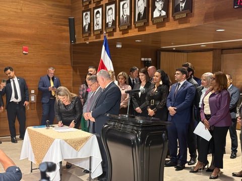 Pueblo Soberano propone permitir la reelección presidencial inmediata