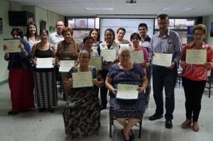 Adultos mayores podrán aprender a usar Internet el otro año. (Foto cortesía).