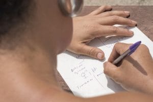 Sólo 4 de 100 transexuales logran ganar secundaria