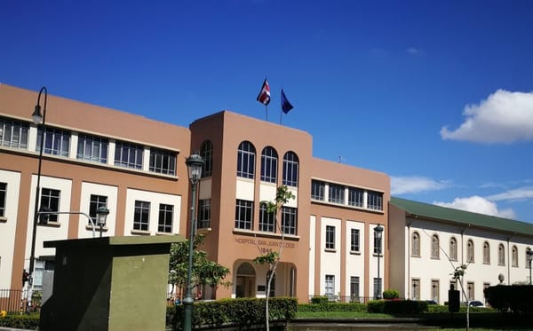 Fachada del Hospital San Juan de Dios, en San José. (Archivo | CRHoy.com).