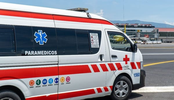 Fotografía con fines ilustrativos de una ambulancia. (Archivo | CRHoy.com)