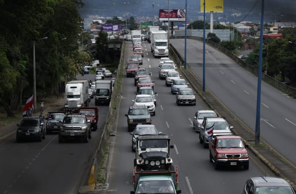 A partir de hoy, los dueños registrales de los vehículos pueden solicitar la devolución del monto pagado de más del impuesto a la propiedad del vehículos.
