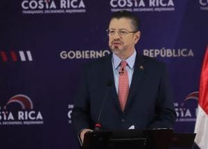 El presidente de la República, Rodrigo Chaves Robles, en conferencia de prensa. (Johanfred Bonilla | Casa Presidencial)