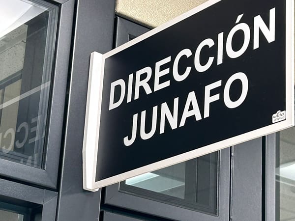 Rotulación de la Dirección de la Junta Administradora del Fondo de Jubilaciones y Pensiones del Poder Judicial. (Cortesía | CRHoy.com)