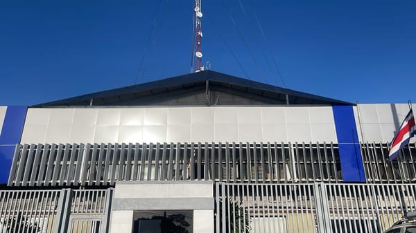 Edificio de la Dirección de Inteligencia y Seguridad Nacional (DIS).