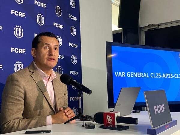 Enrique Osses dejará la Comisión de Arbitraje.