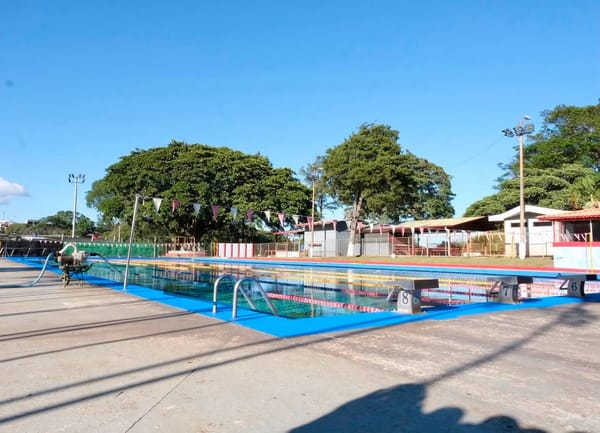 Piscina del Polideportivo Alajuela. Cortesía Roberto Thompson.