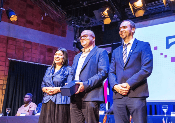 El Dr. Anthony Valverde Abarca fuer reconocido por el Premio Nacional de Tecnología 2025.