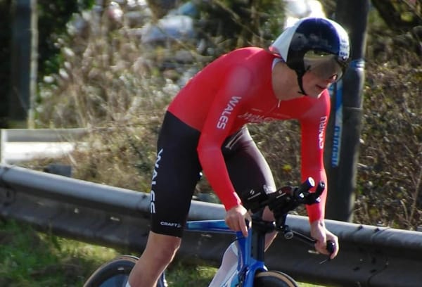 Finlay Tarling ciclista profesional.