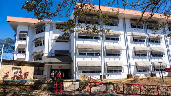 Facultad Ciencias Sociales UNA