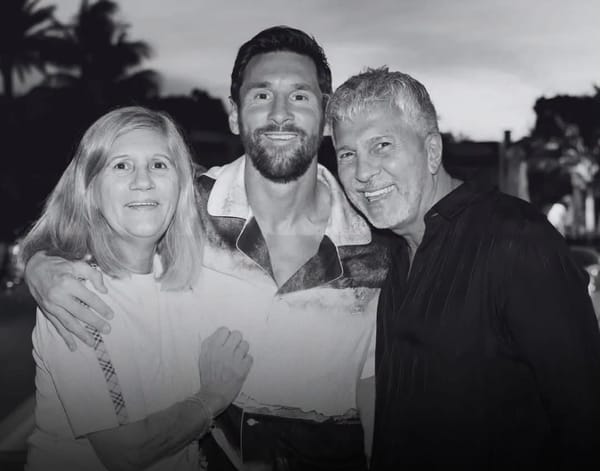 Messi junto a sus padres en Argentina