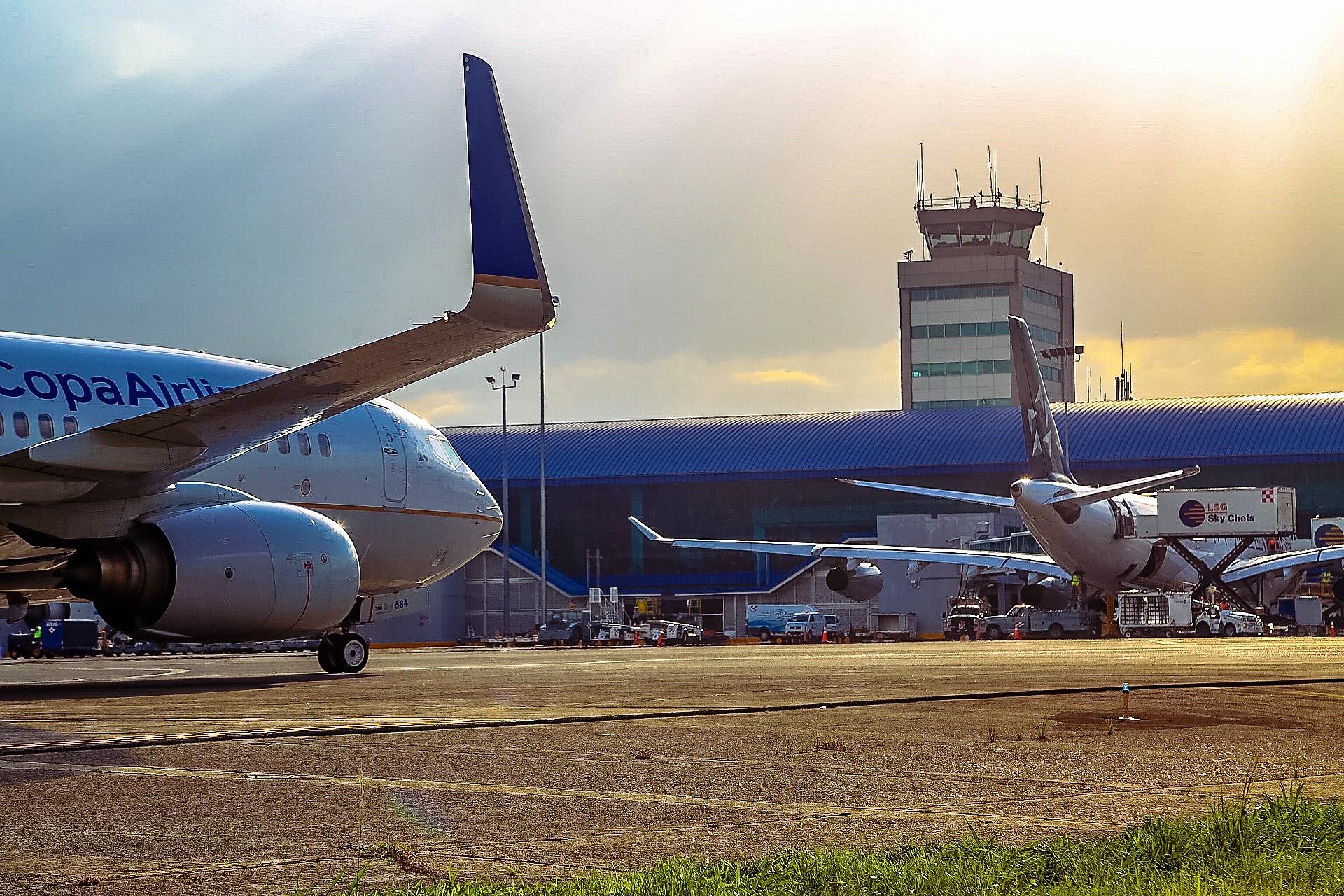 Terremoto de magnitud 7,7 en Panamá obliga a suspender vuelos en el aeropuerto de Tocumen