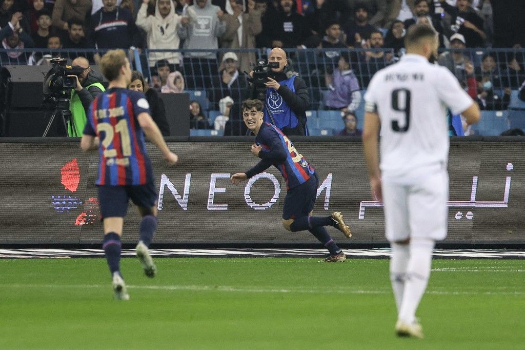 Barcelona humilla al Madrid y se corona en la Supercopa de España | CR Hoy