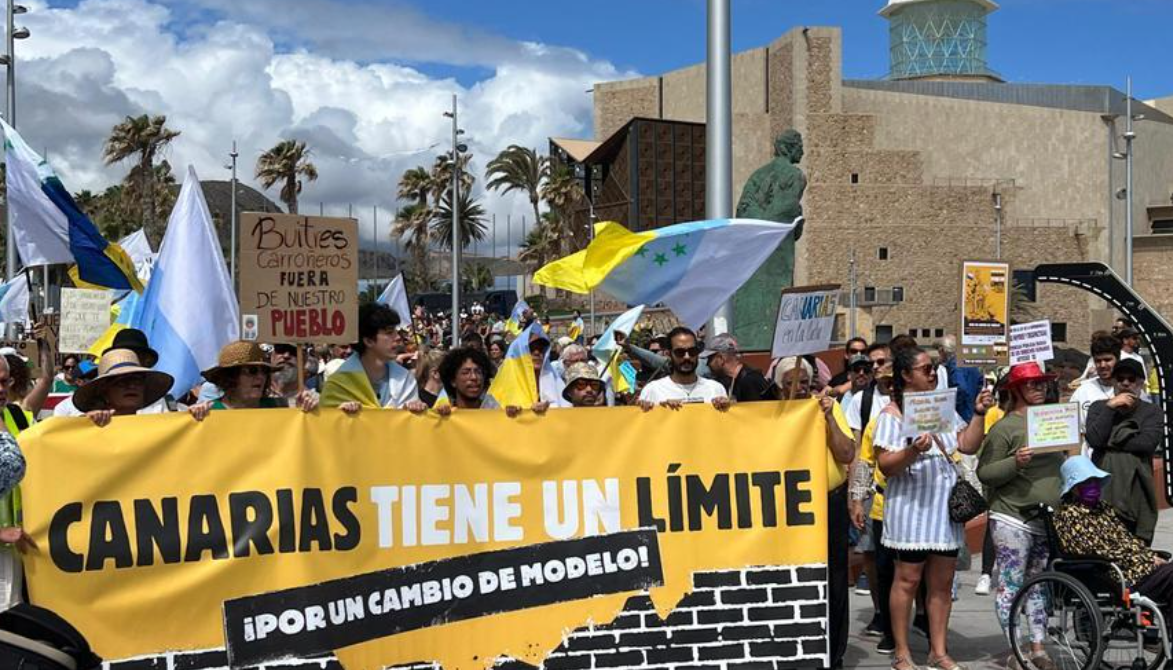 “Canarias ya no es un paraíso”: miles de personas se manifiestan contra ...