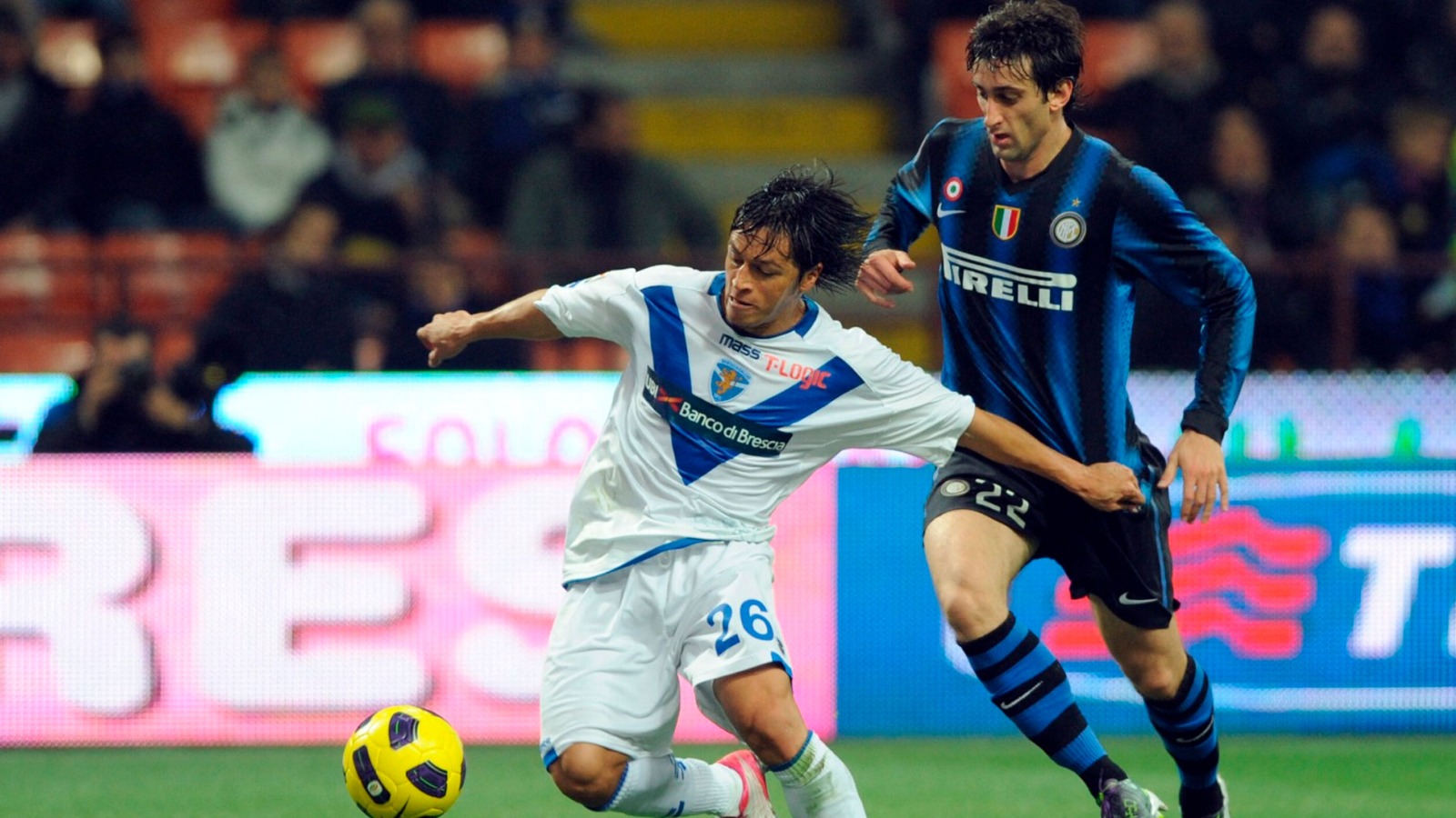 Gilberto Martínez con el Brescia. (Photo by GIUSEPPE CACACE / AFP)