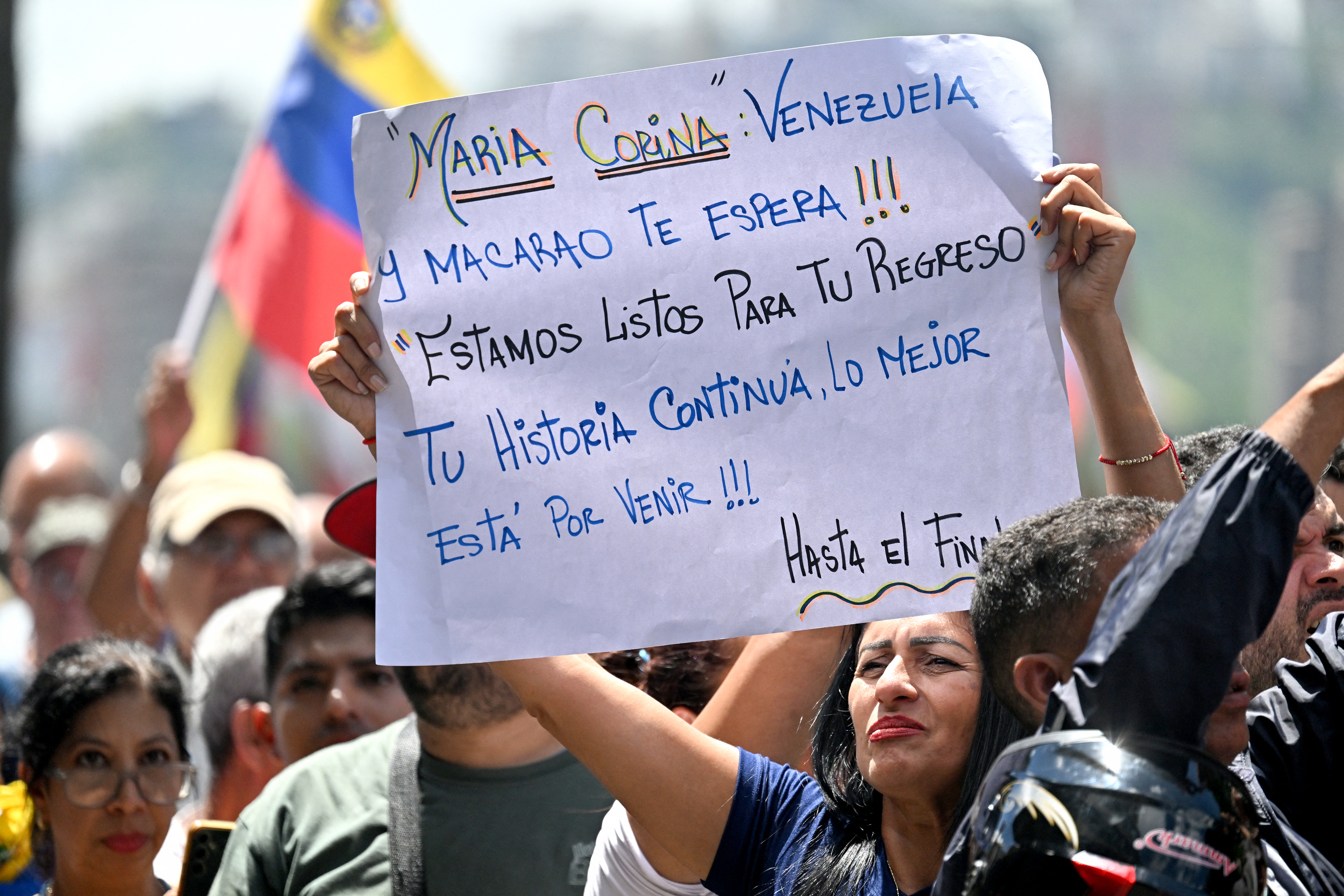 Cientos protestan en Caracas para exigir el regreso de María Corina Machado y elecciones