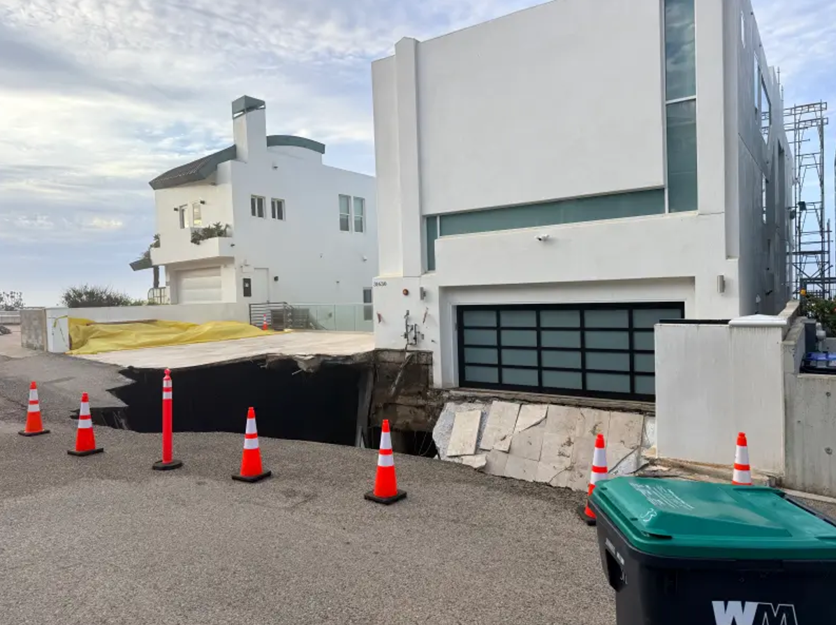 Expertos evalúan el socavón en mansión de Nicolas Cage en Malibú